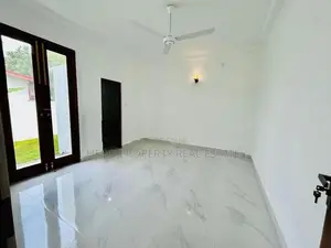 Elegant Stunning House for Sale in Athurugiriya