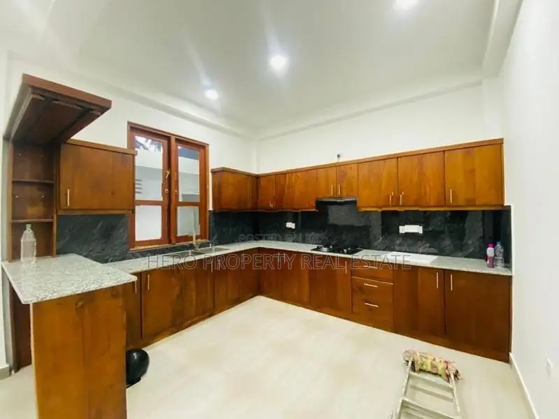 HAS205 - Luxury Elegant House for Sale in Piliyandala