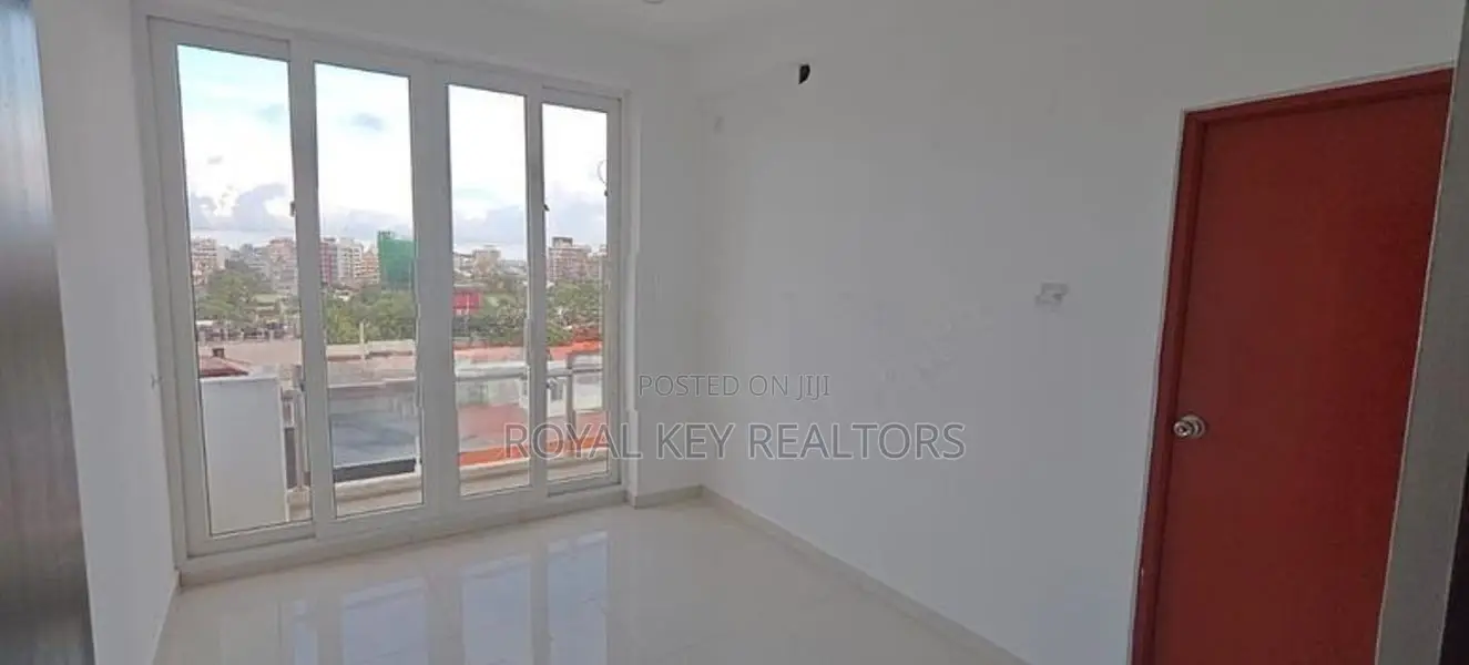 Towers– 04 Bedroom Unfurnished Apartment for Sale Colombo 06