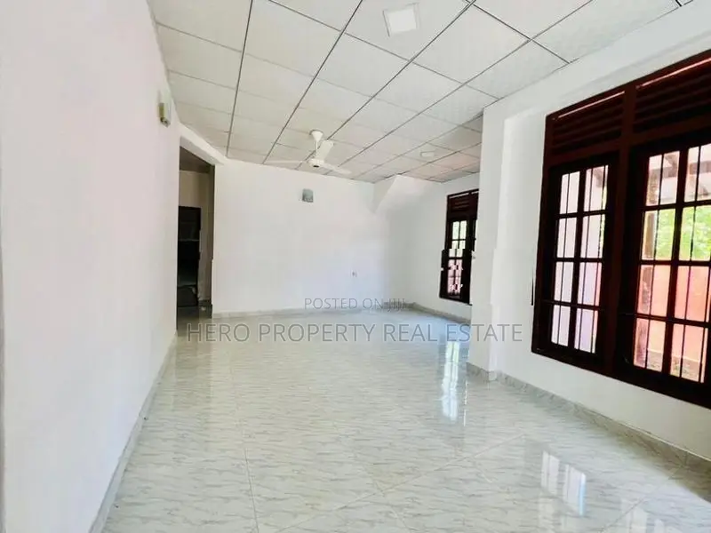 Luxury Two Unit Houses for Sale in Athurugiriya