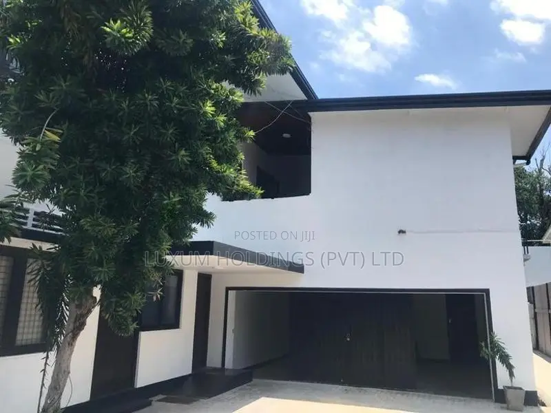 10+ parkings House For Rent Facing 5th Lane Colombo 03 [ 641C ]
