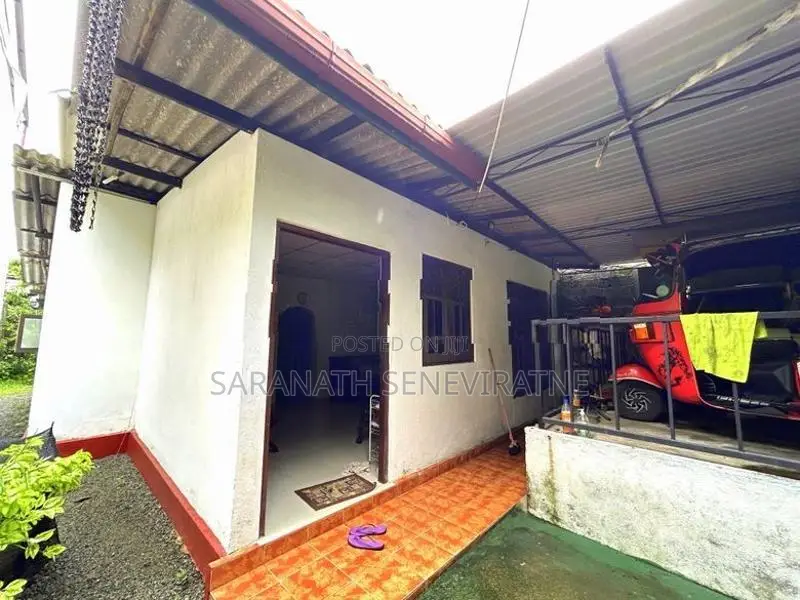 Land With House For Almost Perch Value - Battaramulla Talahena Jaya Mw