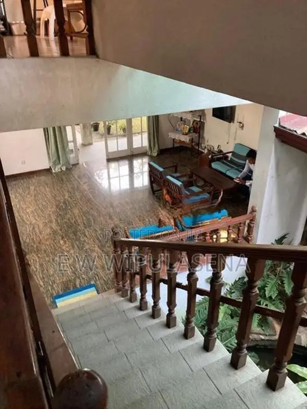 2 STORIES HOURS for SALE in MALEBE Junction