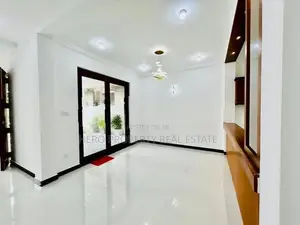 Elegant Stunning House for Sale in Athurugiriya