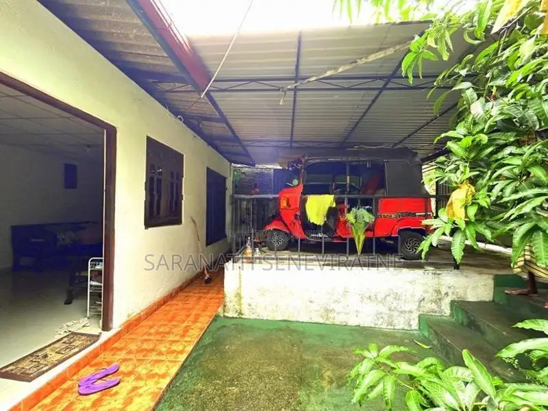 Land With House For Almost Perch Value - Battaramulla Talahena Jaya Mw