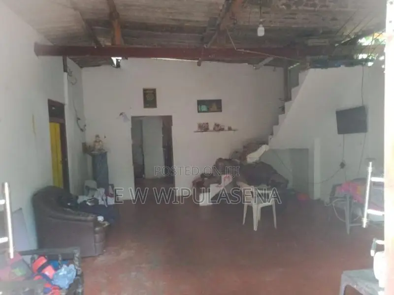 2 STORIES HOURS for SALE in MALEBE Junction