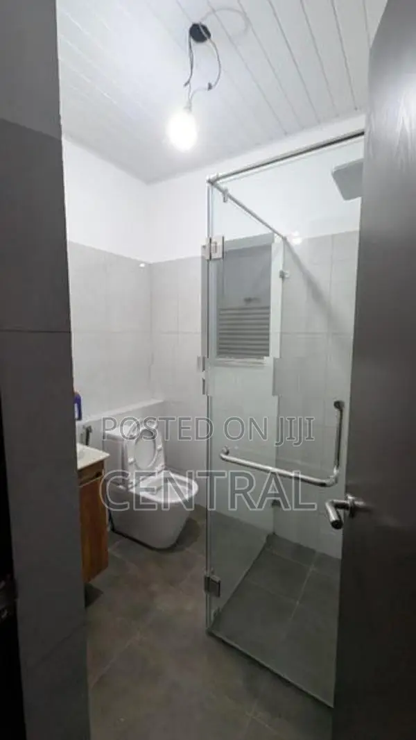 Furnished Apartment for Rent in Canterbury Lexus Golf (C7-10254)