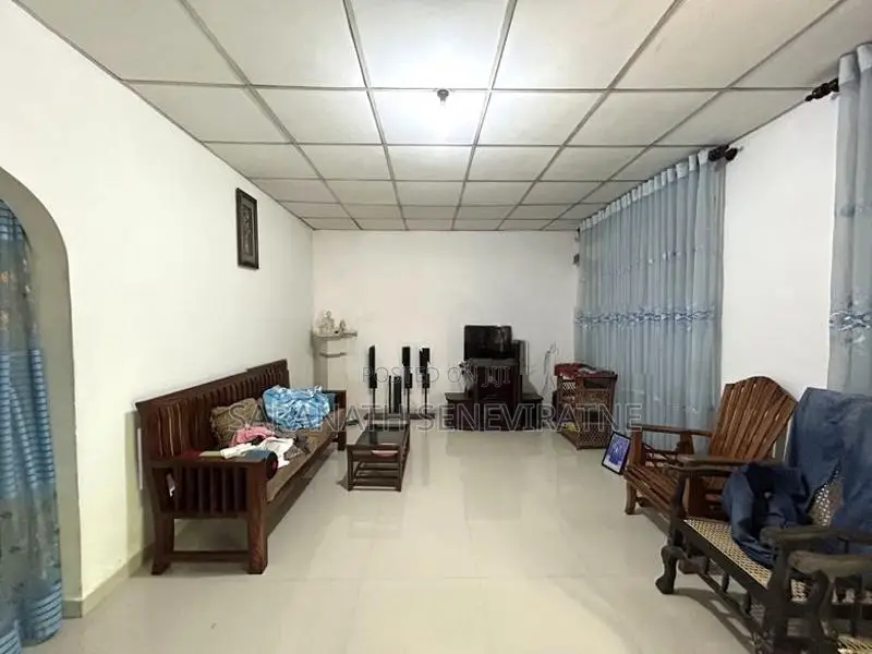 Land With House For Almost Perch Value - Battaramulla Talahena Jaya Mw