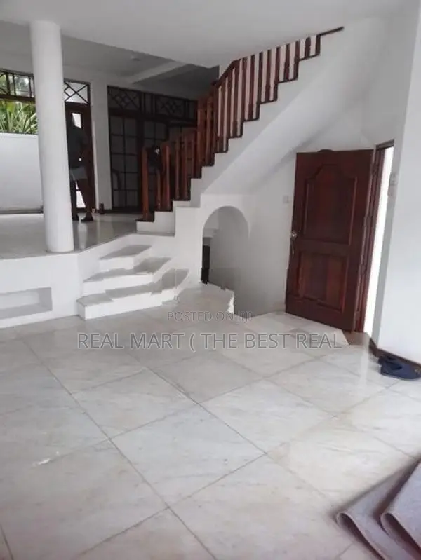 COLOMBO 05 : 4-AC-BR (10P) LUXURY HOUSE FOR RENT
