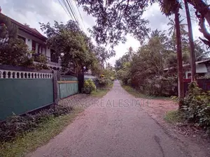 ගම්පහ යක්කල අතර කාමර 3ක නවීන පදිංචි නොවූ තනි මහල් නිවස(පර්චස් 6.2)