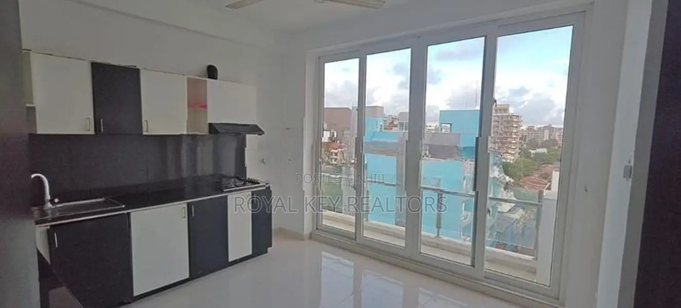 Towers– 04 Bedroom Unfurnished Apartment for Sale Colombo 06
