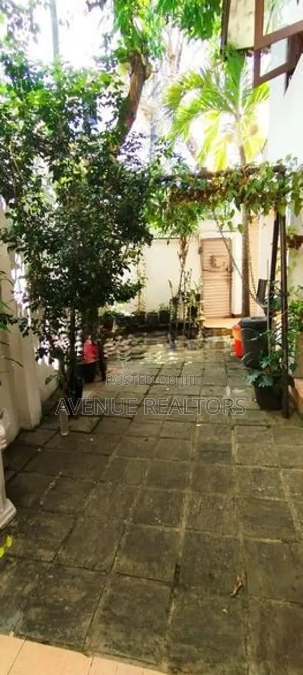 7 Perch Luxury 4BR House for Sale in Nawala (HS4735)