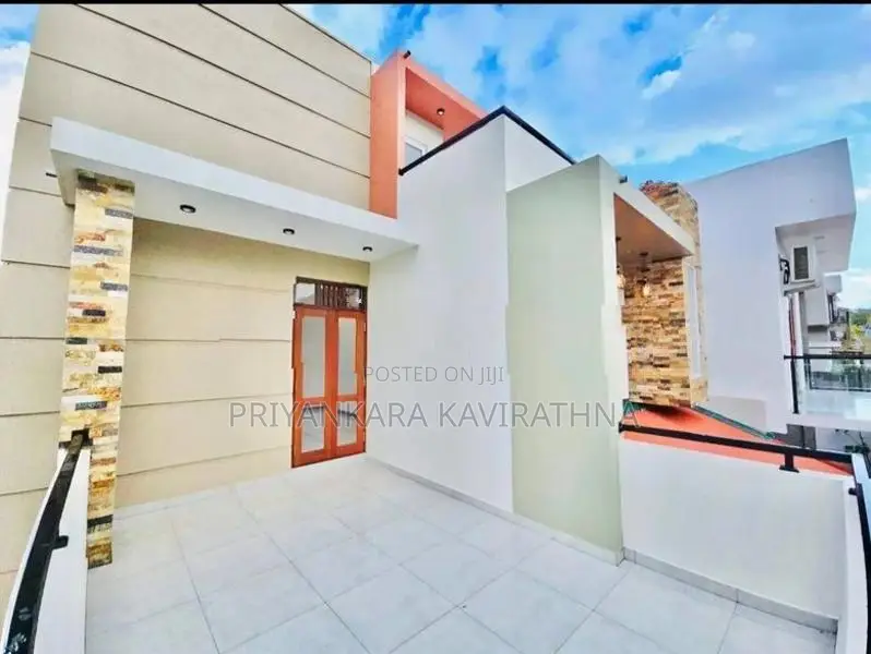 Mordern Two Storied Luxury House in Piliyandala