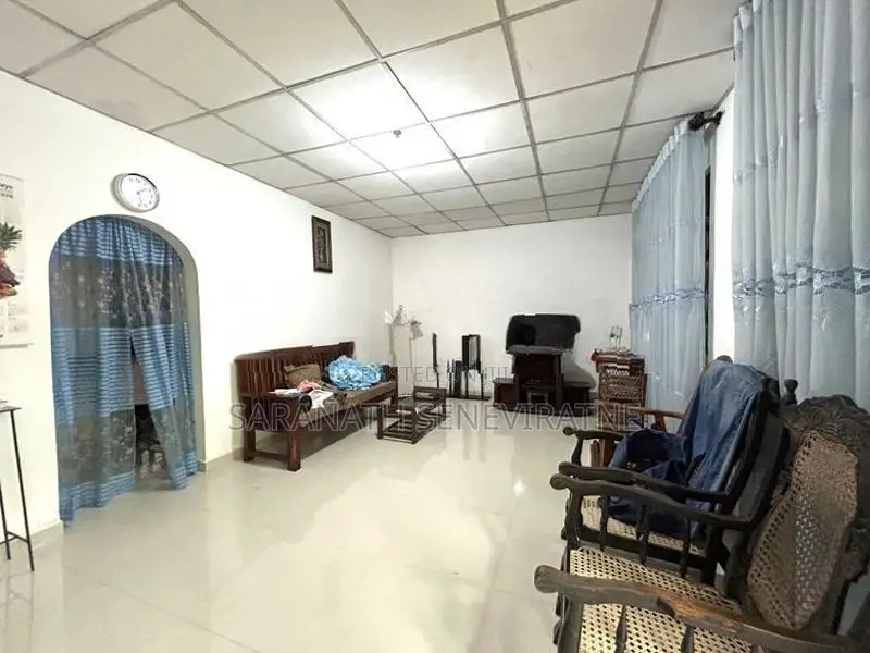 Land With House For Almost Perch Value - Battaramulla Talahena Jaya Mw