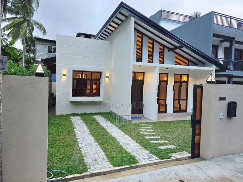 SUPAR BRAND NEW SINGLE HOUSE FOR SALE IN KAHATHUDUWA