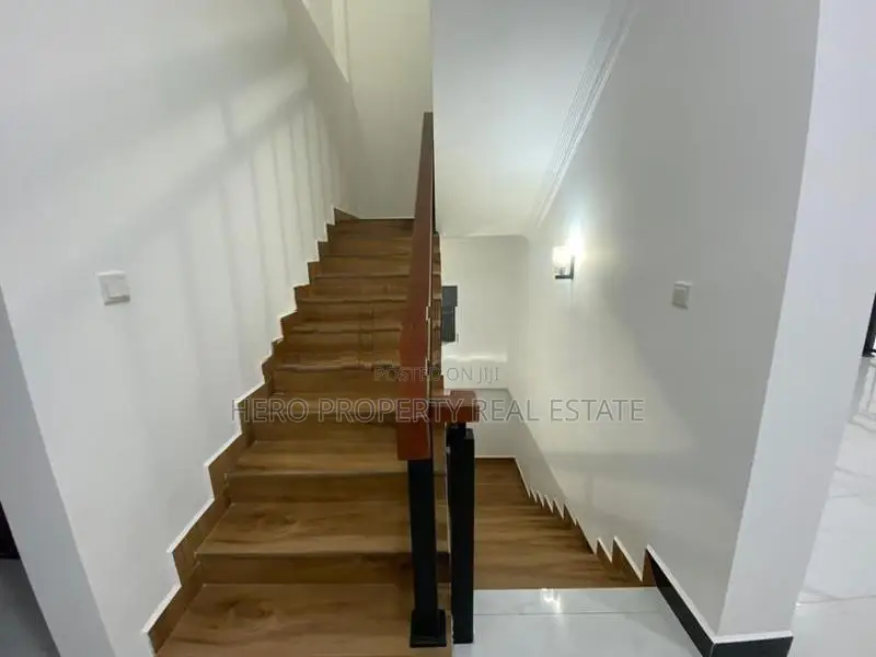 HAS205 - Luxury Elegant House for Sale in Piliyandala