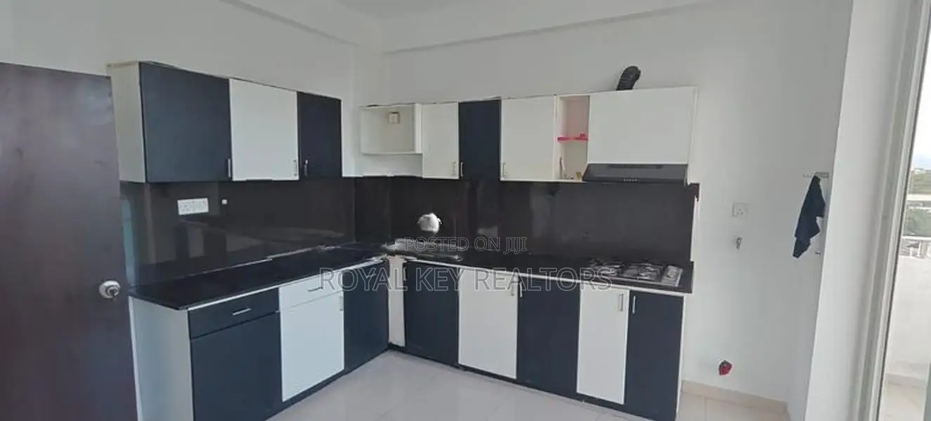 Towers– 04 Bedroom Unfurnished Apartment for Sale Colombo 06