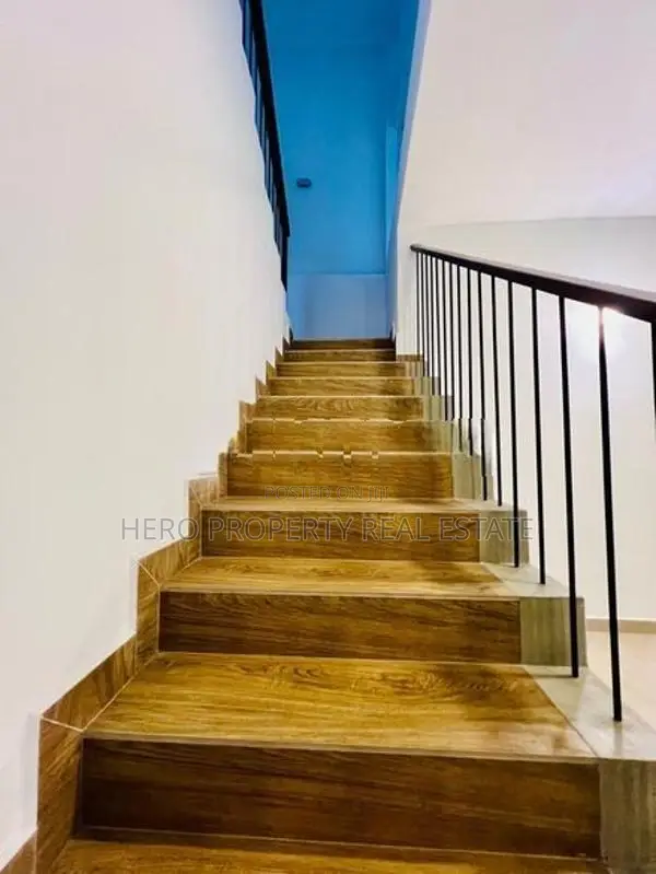 Luxury House for Rent in Athurugiriya
