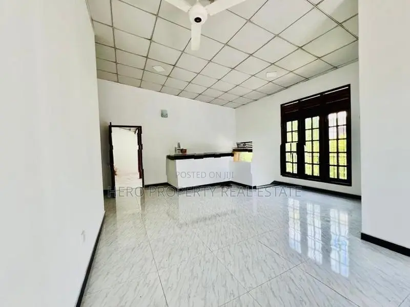 Luxury Two Unit Houses for Sale in Athurugiriya