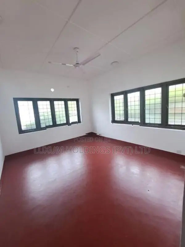 10+ parkings House For Rent Facing 5th Lane Colombo 03 [ 641C ]