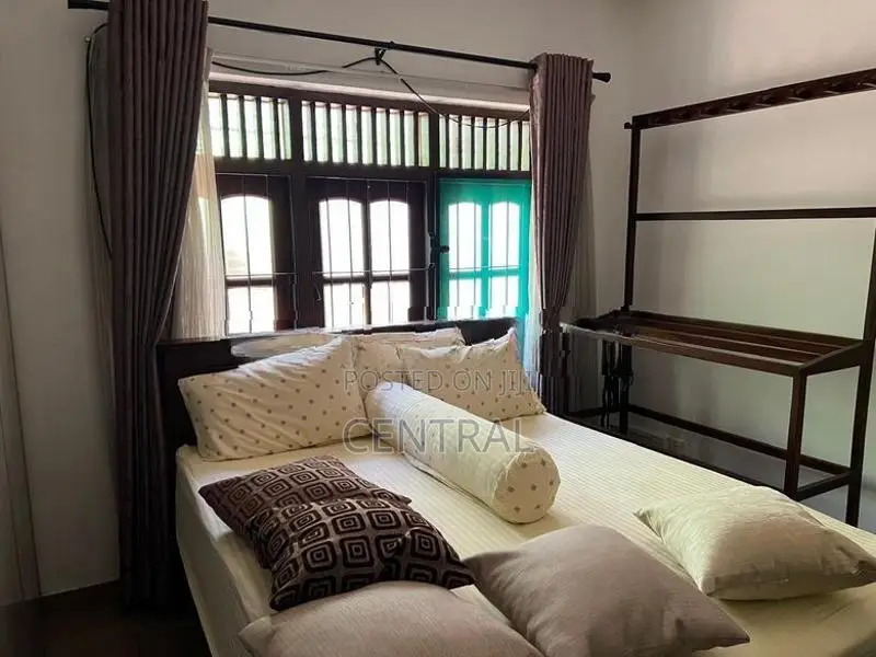 11 Bedroom House + 2 Apartments for Sale – Wattala (C7-9117)