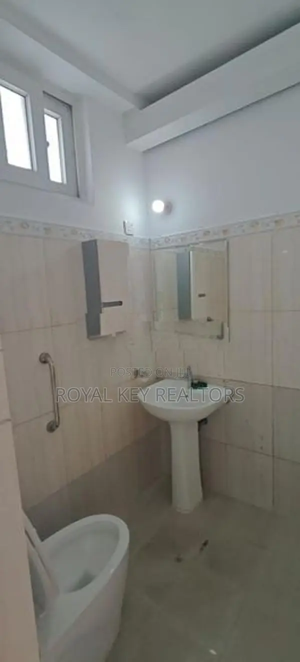 Towers– 04 Bedroom Unfurnished Apartment for Sale Colombo 06