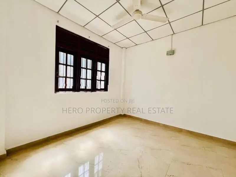 Luxury Two Unit Houses for Sale in Athurugiriya