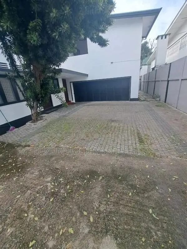 10+ parkings House For Rent Facing 5th Lane Colombo 03 [ 641C ]
