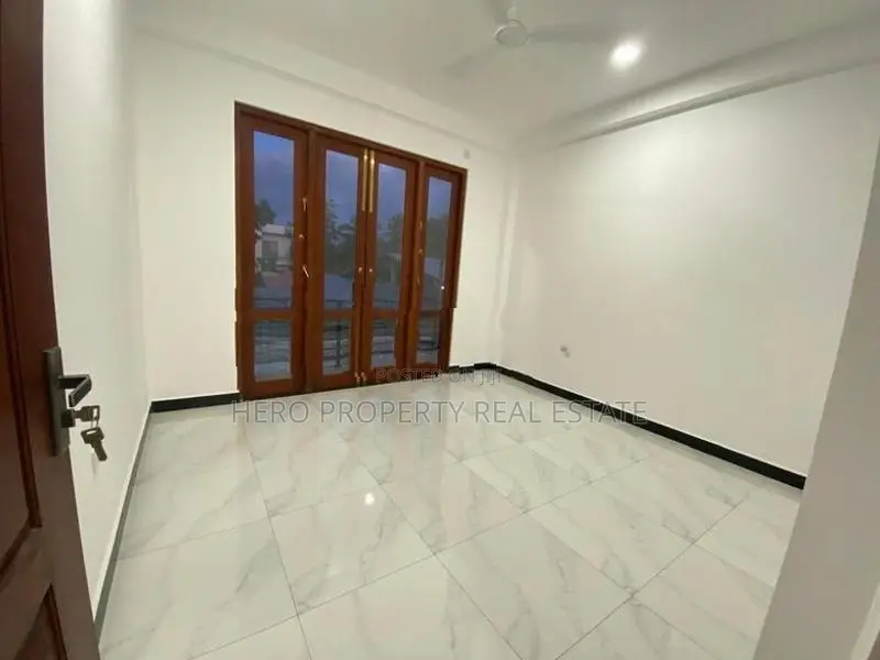HAS205 - Luxury Elegant House for Sale in Piliyandala