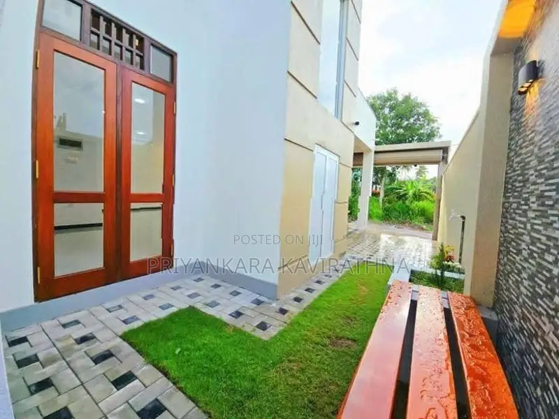 Mordern Two Storied Luxury House in Piliyandala