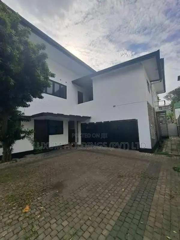10+ parkings House For Rent Facing 5th Lane Colombo 03 [ 641C ]