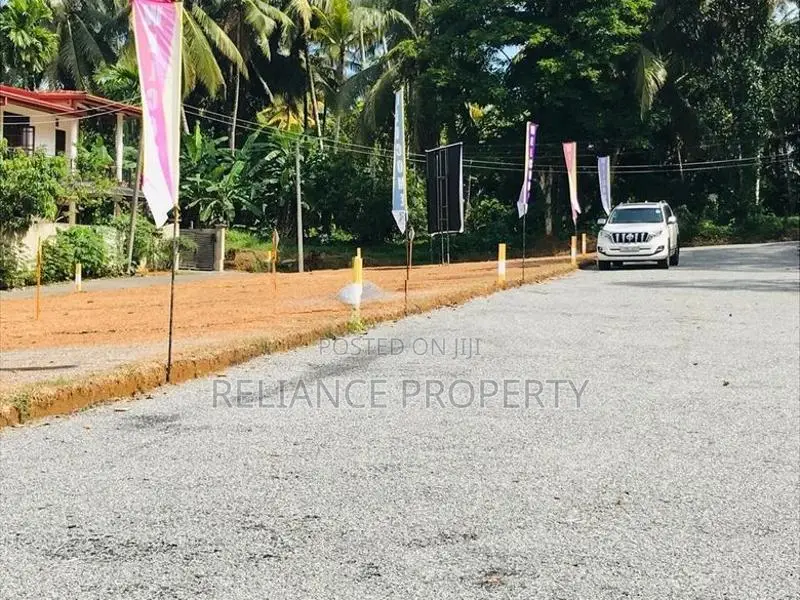 කොට්ටාව මොරගහහේන 129 බස් පාරට මීටර් 400ක දුරින් අගනා ඉඩමක්