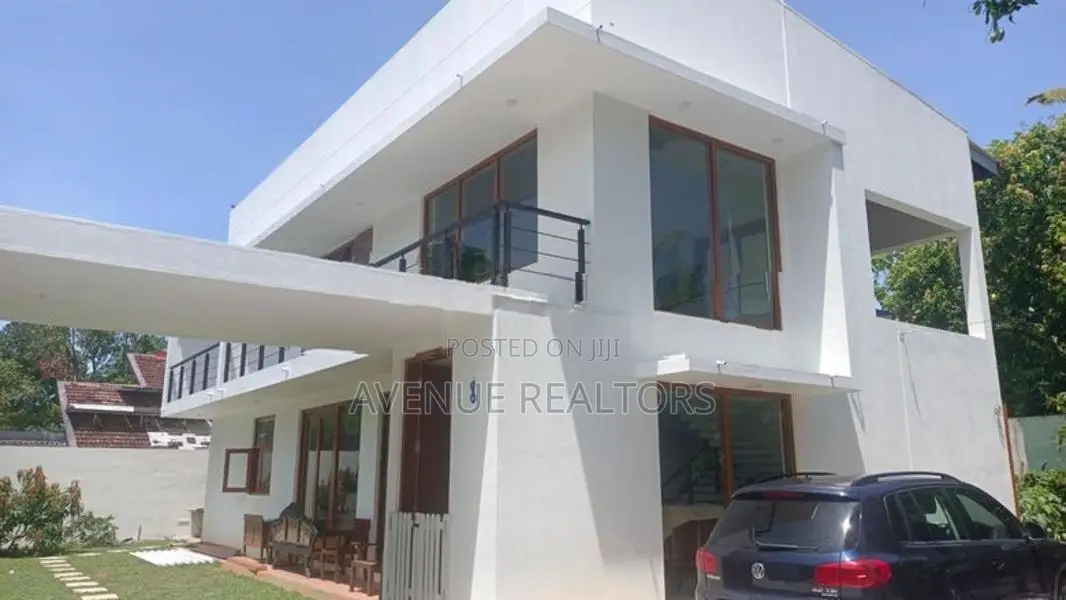 3BR House for Sale in Rawathawatta, Moratuwa (HS4744)