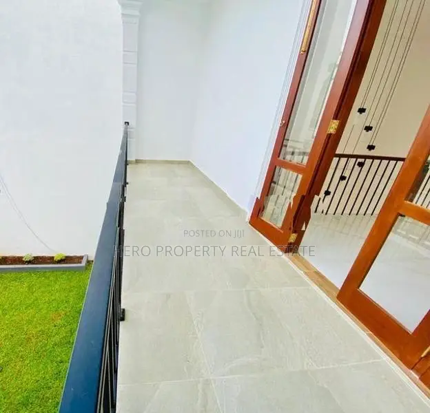 HAS203 - Luxury House for Sale in Piliyandala