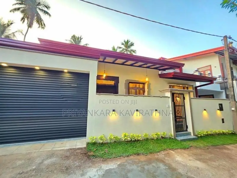 Brand New Mordern Single Storied House in Diyagama