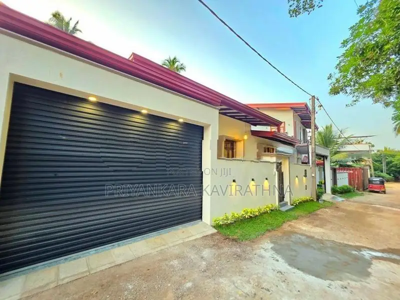 Brand New Mordern Single Storied House in Diyagama