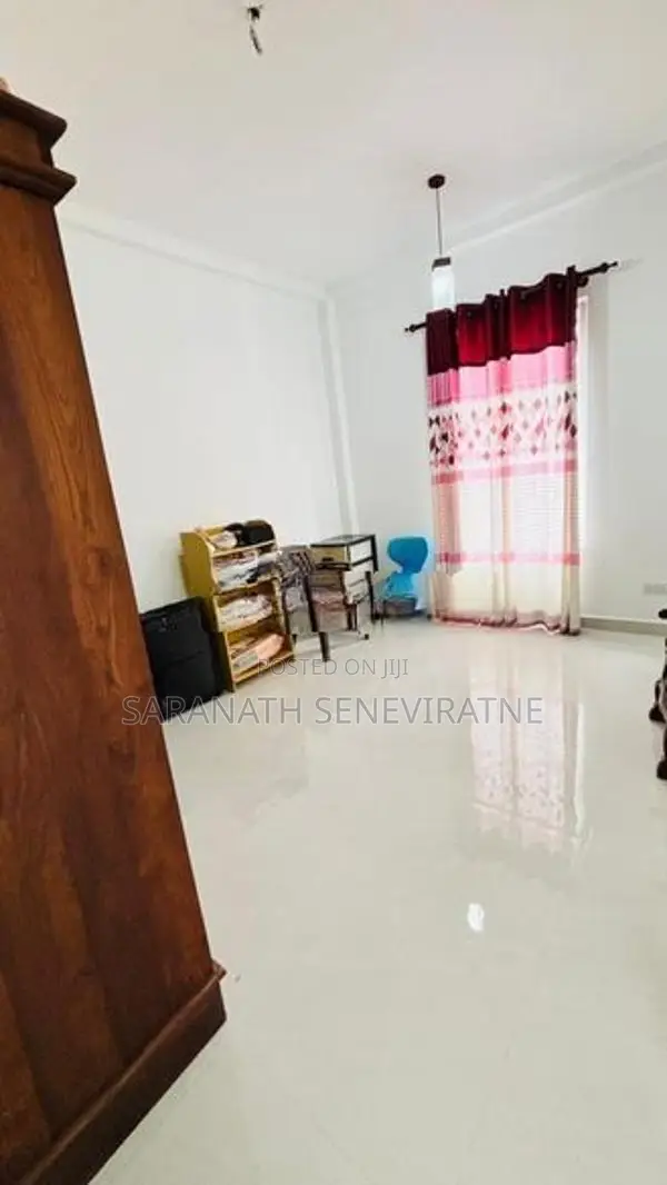 House With SOLAR SYSTEM - Homagama Near Base Hospital Road