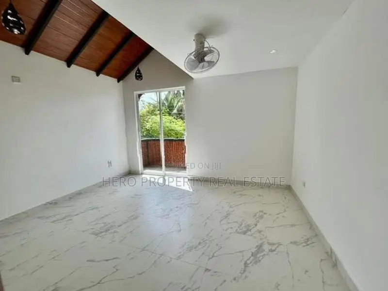 HAS211- Quality Valuable Cabana Type House for Sale in Piliyandala