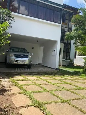 Spacious House For Rent in Fairfield Garden Colombo 08 [ 1430C ]