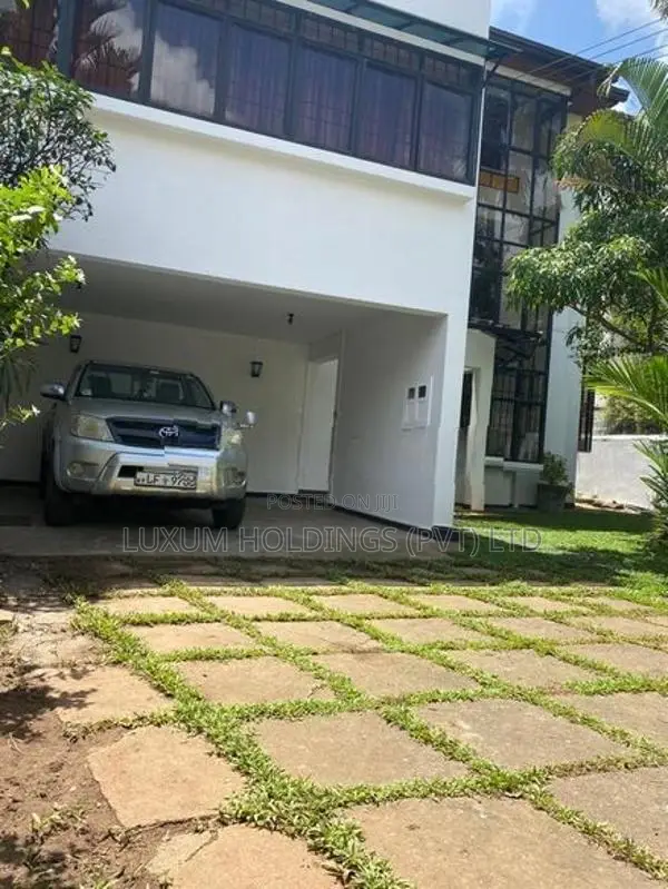 Spacious House For Rent in Fairfield Garden Colombo 08 [ 1430C ]