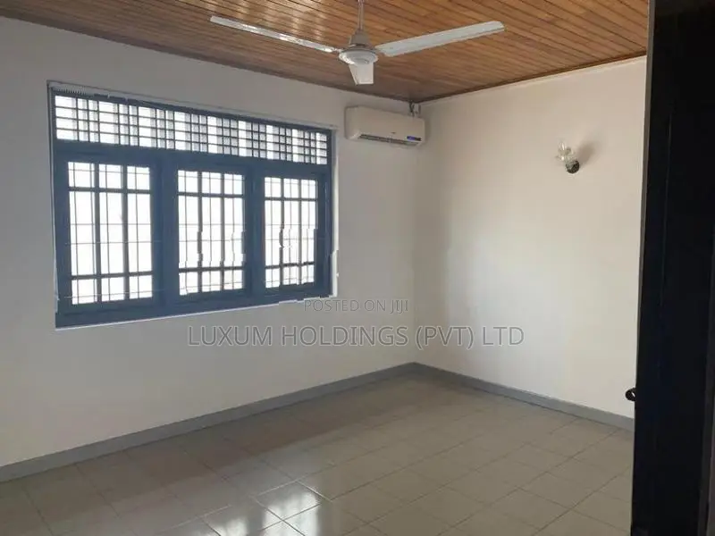 Spacious House For Rent in Fairfield Garden Colombo 08 [ 1430C ]