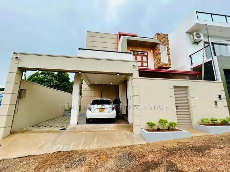 HAS208- Luxury Quality Valuable House for Sale in Piliyandala 🏠