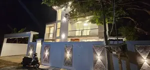 Swimming Pool with Luxury House Piliyandala