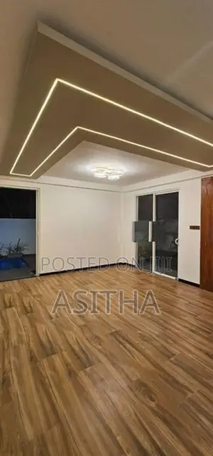 Swimming Pool with Luxury House Piliyandala