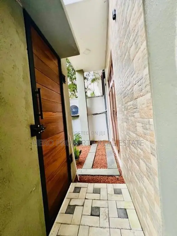 Brand New Luxury House with Furnitures for Rent in Makubura