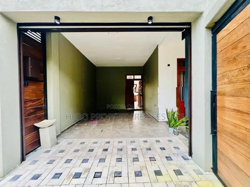 Brand New Luxury House for Rent with Furnitures in Makubura