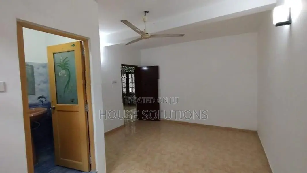 Prime Four-Story Commercial Building for Sale – Moratuwa