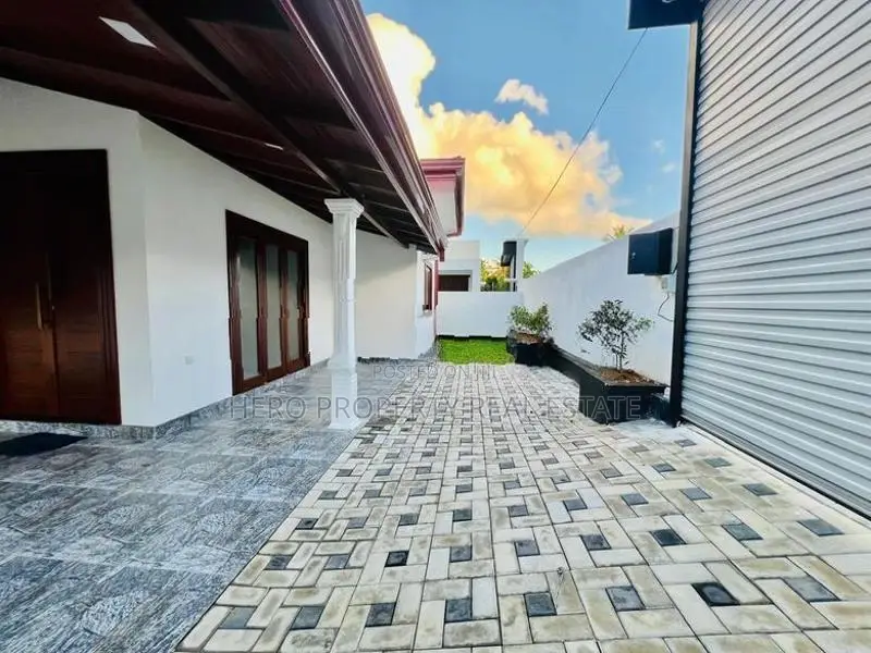 Modern Elegant House for Sale in Meegoda