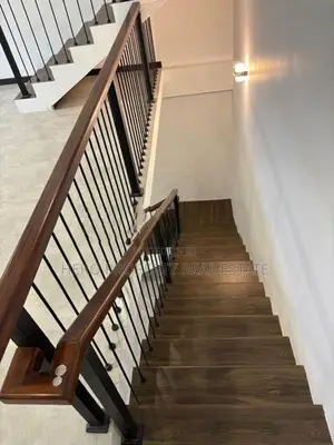 HAS209 - Stunning Luxury House for Sale in Piliyandala