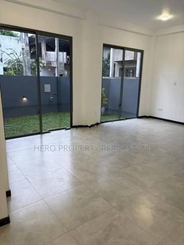HAS209 - Stunning Luxury House for Sale in Piliyandala